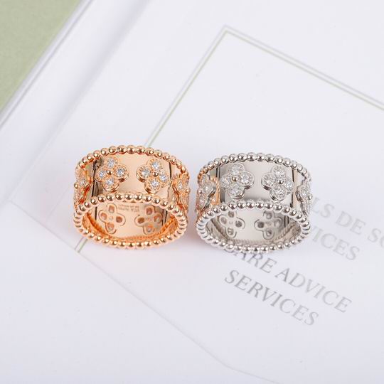 Van Cleef & Arpels ring 04lyh13